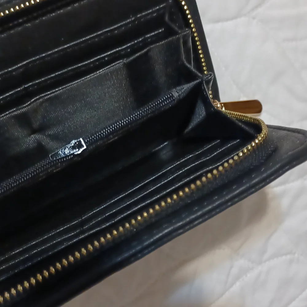 Wallet - Picture 4 of 6